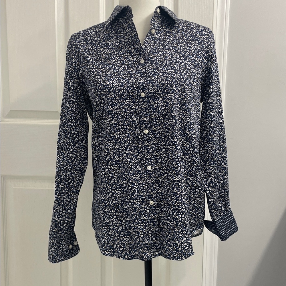 CHAPS Non Iron Navy Floral Button Down Shirt Button Cuffs Point Collar Sz M NWOT